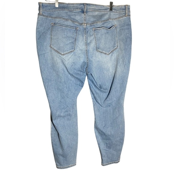 Old Navy Light Wash High Rise Super Skinny Jeans Size 22 - Picture 2 of 3